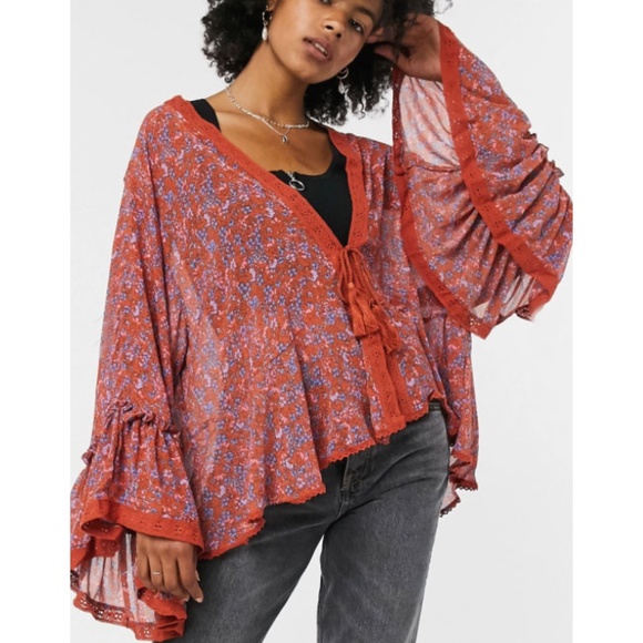 Free People Tops - FREE PEOPLE Lola Floral Kimono